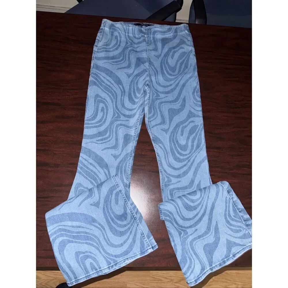 Hollister Ultra High-Rise Pull-On Flare Denim Swirl Marble Print Jean Size Small